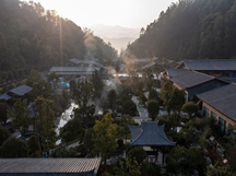 綠沁服務(wù)案例 | 伴山云隱，湯泉漫谷——梁河南甸伴山溫泉小鎮(zhèn)